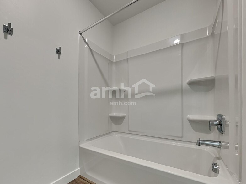 Building Photo - 6532 E Paseo Alga