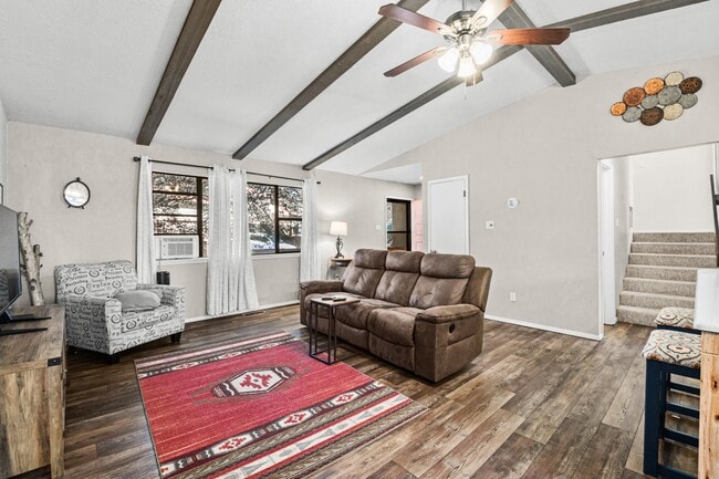 Building Photo - 103 Racquet Pl