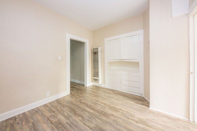 Building Photo - 84-88 N 7th St