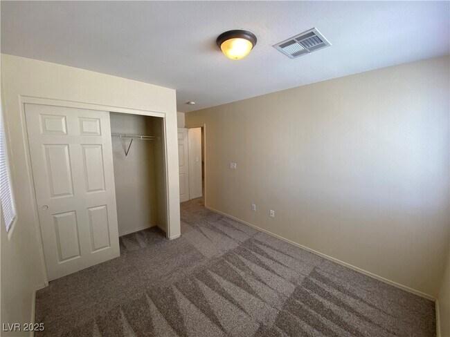 Building Photo - 3945 Bayamon St
