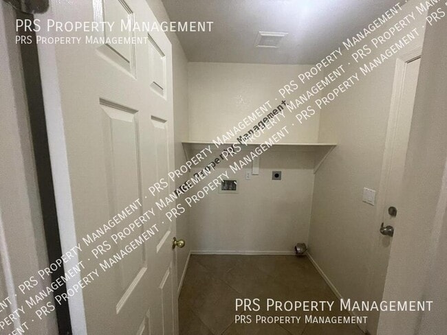 Building Photo - 1122 E Butler Dr