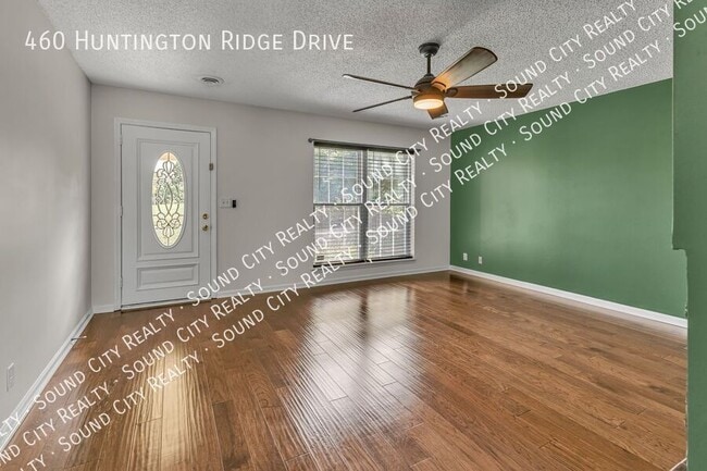 Building Photo - 460 Huntington Ridge Dr