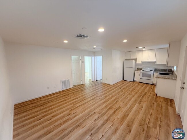 Building Photo - 912 Fourth St