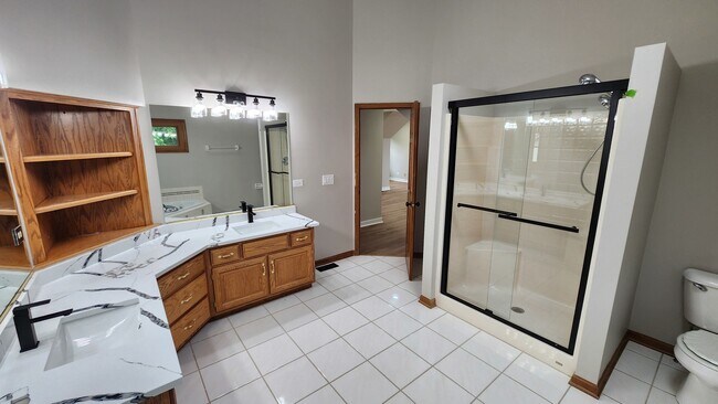 Building Photo - 3467 Charlemaine Dr
