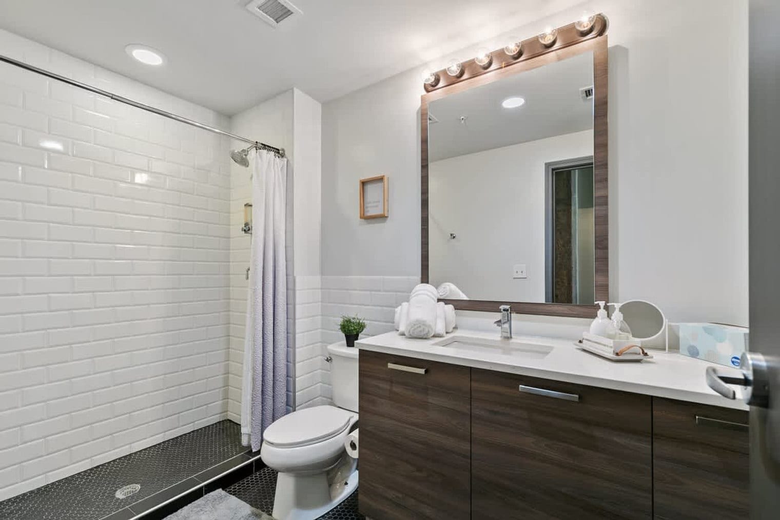 Building Photo - 500 S Ervay St