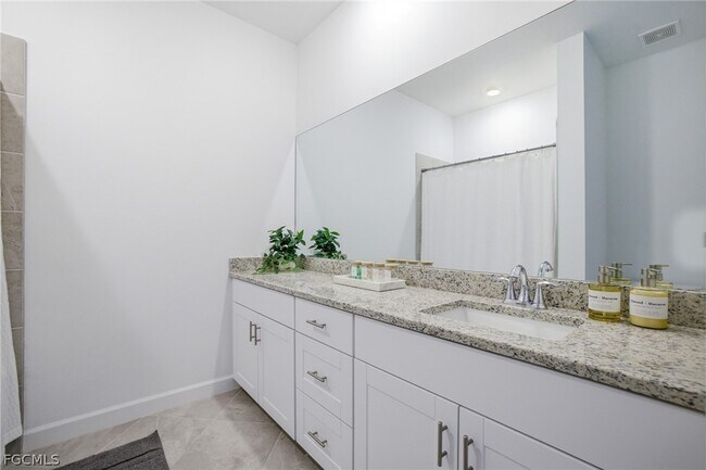 Building Photo - 14303 Pine Lodge Ln