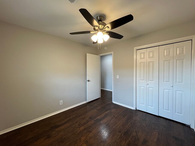 Building Photo - 3 bedroom in Broken Arrow!