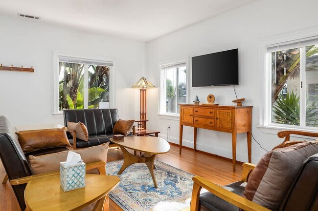 Building Photo - 525 S Tremont St