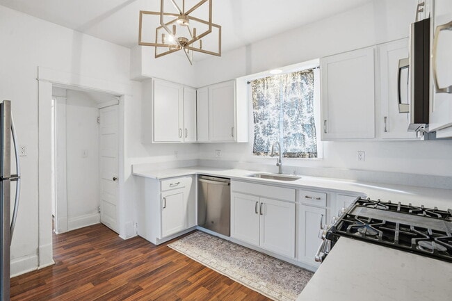 Building Photo - 1032 Kirkwood Blvd