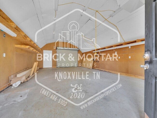 Building Photo - 1903 Huber Ct