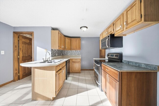 Building Photo - 24 Etta Ln