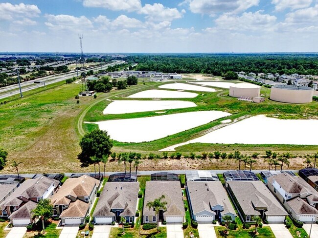 Building Photo - 8022 King Palm Cir