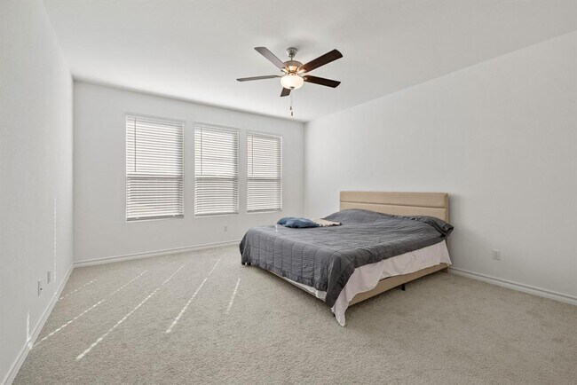 Building Photo - 1648 Tinnen House St