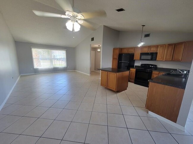 Building Photo - 3128 Munson St