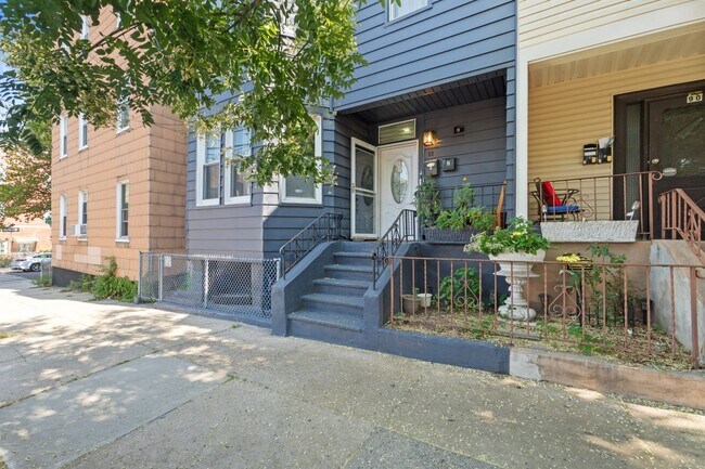 Building Photo - 92 Stuyvesant Ave