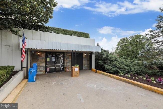Building Photo - 10401 Grosvenor Pl
