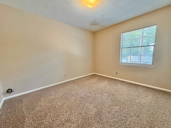 Building Photo - Delmar Dr. 2514/2516