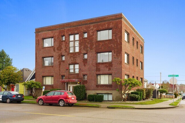 Interior Photo - 2331 Rockefeller Ave