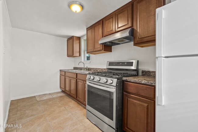 Building Photo - 209 N Seville Dr