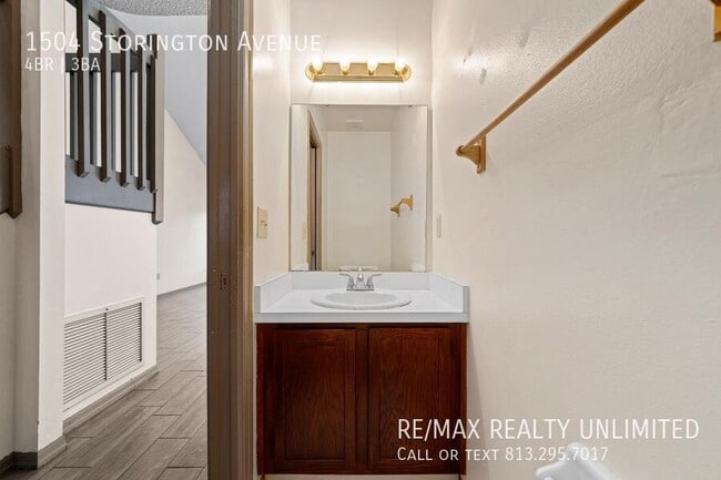 Building Photo - 1504 Storington Ave