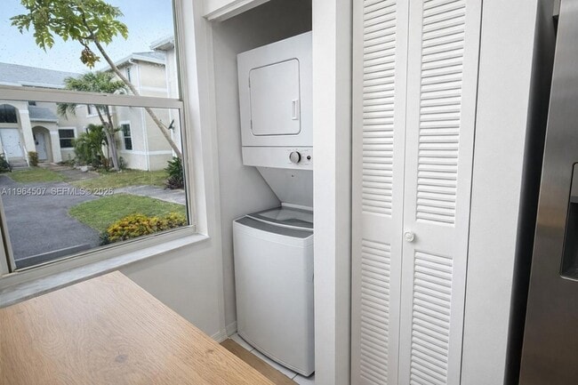 Building Photo - 835 NE 212th Terrace