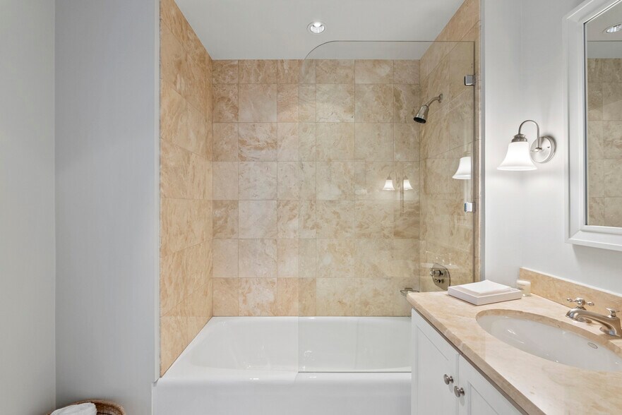 Building Photo - 765 Market St