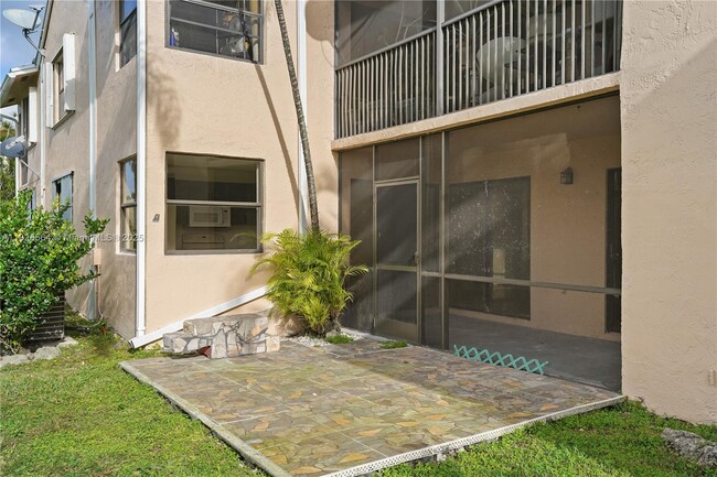 Building Photo - 1160 Washington Cir