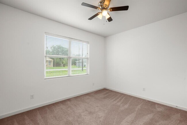 Building Photo - 125 Naalehu Ct