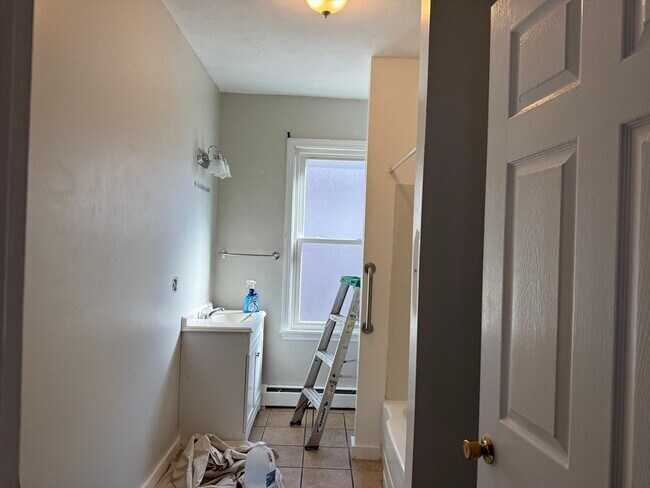 Building Photo - 231 Allen St