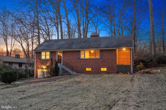 Building Photo - 4118 Burke Station Rd
