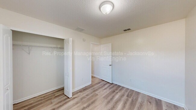 Building Photo - 630 Glendale Ln