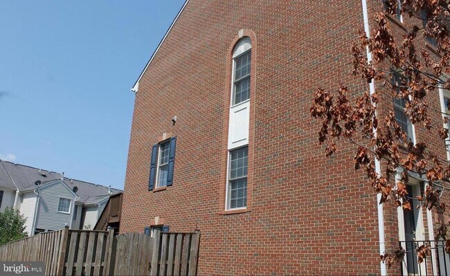 Building Photo - 20937 Sandian Terrace
