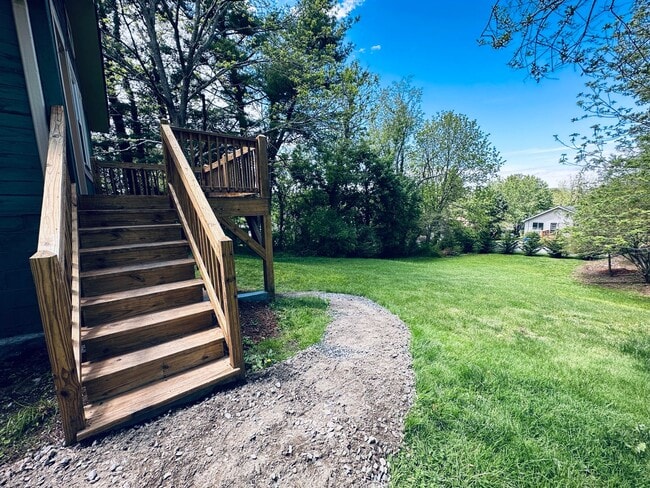 Building Photo - Delightful Upgraded 2-Bedroom Bungalow with New Appliances and Central A/C (Lawn Maintenance Incl...