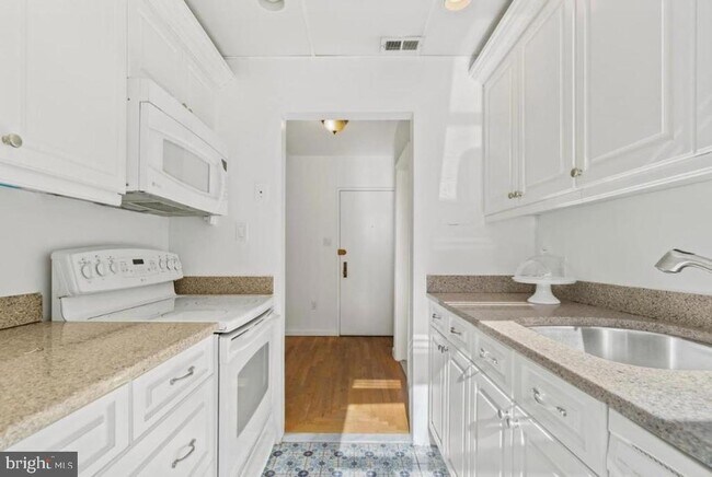 Building Photo - 2007 O St NW