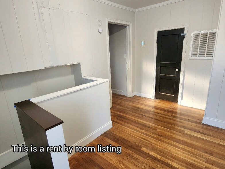 Building Photo - 1516 E Geer St