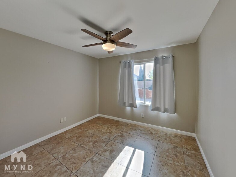Building Photo - 1616 Scenic Peak St