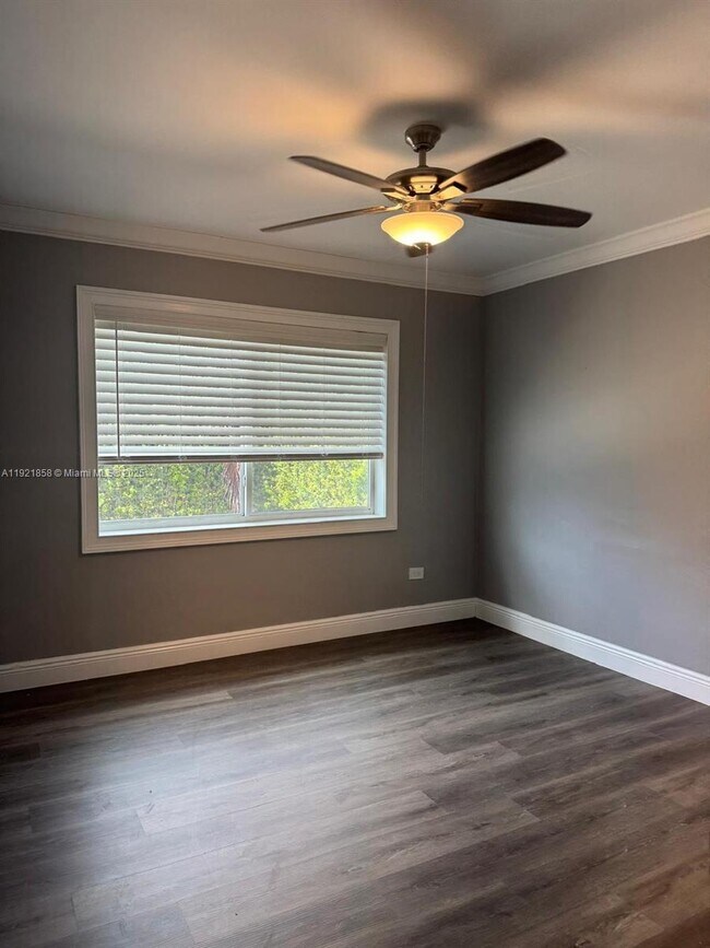 Building Photo - 1804 SW 102nd Ct