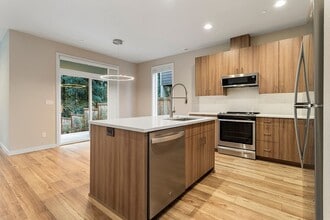 Building Photo - Like New!  Upgraded finishes Throughout!  ...