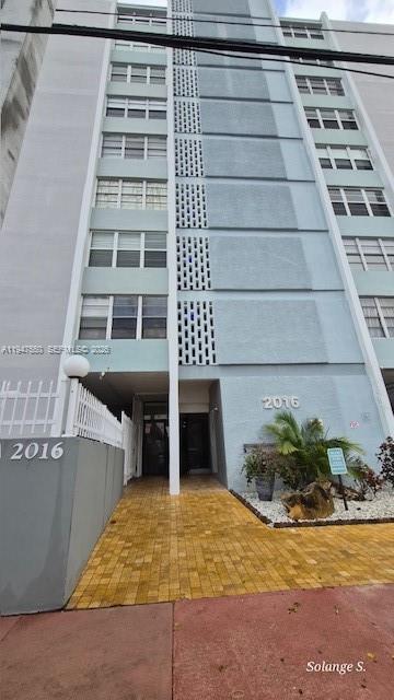 Building Photo - 2016 Bay Dr