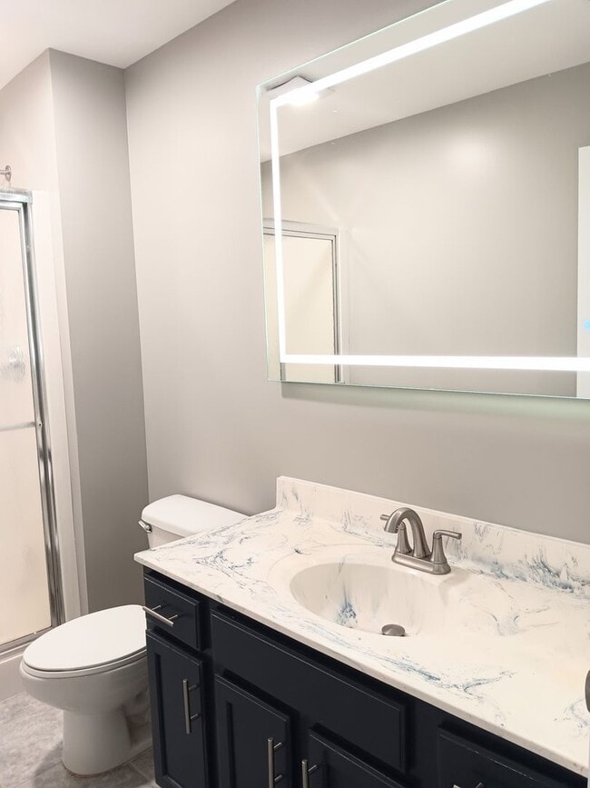 Building Photo - Spacious Condo with Modern Comforts