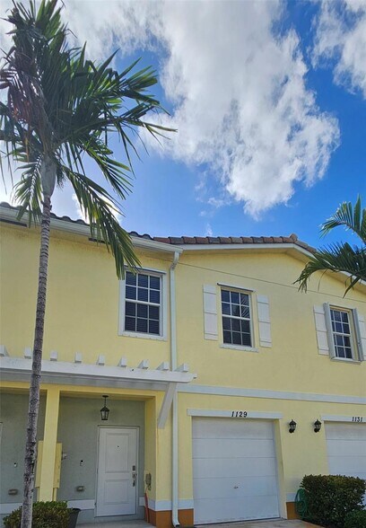 Primary Photo - 1129 NW 41st Ln