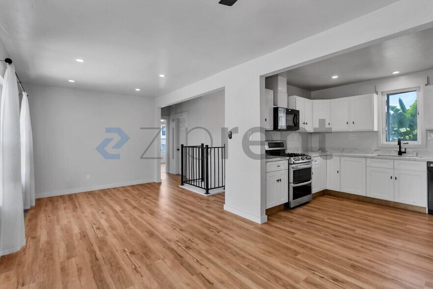 Building Photo - Unit N/a