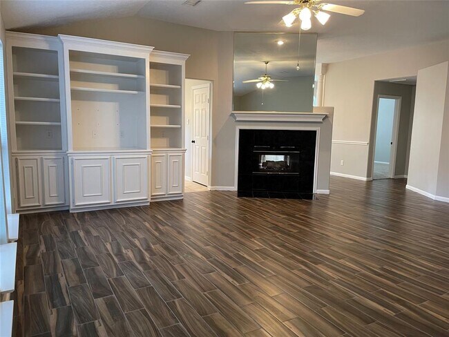 Building Photo - 38 Tivoli Garden Ct