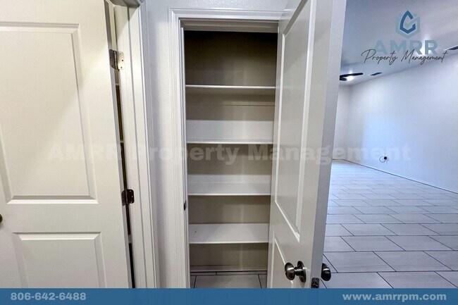 Building Photo - Luxury 2 Bedroom Townhome Available PRELEASE