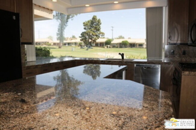 Building Photo - 68 Oak Tree Dr