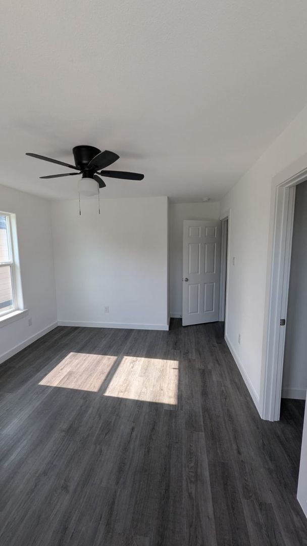 Building Photo - ? Modern 3-Bedroom Duplex with Open Layout ?