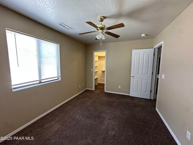 Building Photo - 9120 E Swift Trail Dr