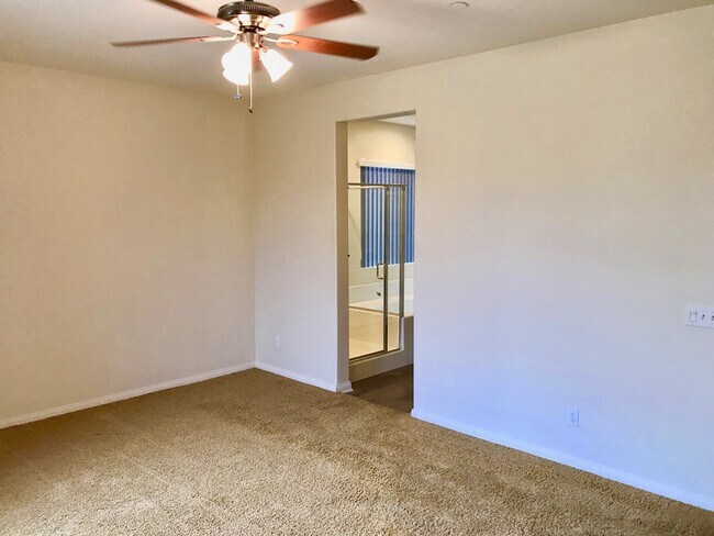 Building Photo - MUST SEE!!! Newer Home 4 bedroom 2 Bath Sp...