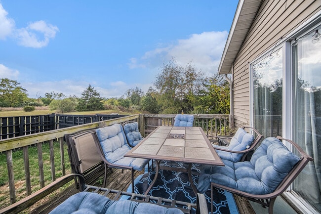 Building Photo - 10497 S Jackson Rd