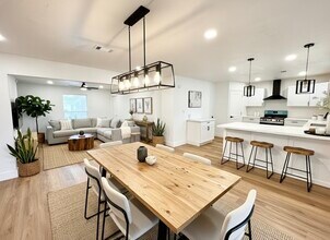 Building Photo - 3726 Heatherbrook Dr